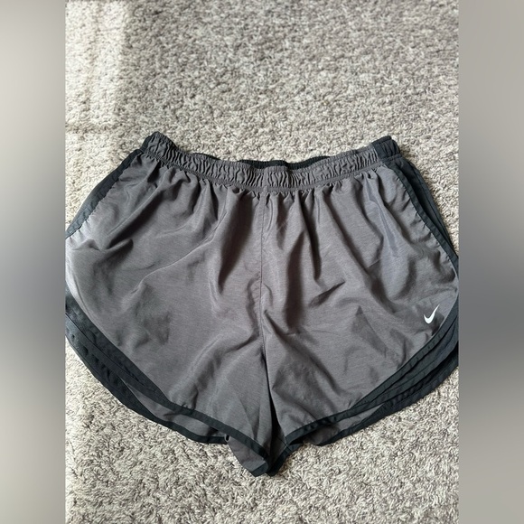 Women’s NIKE Swoosh Dri-Fit Active Running Workout Short Size 1X - Picture 4 of 9